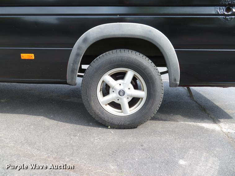 image for item DE8051 2005 Freightliner Sprinter refrigerated delivery van