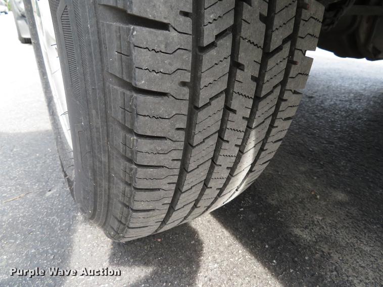 image for item DE8051 2005 Freightliner Sprinter refrigerated delivery van