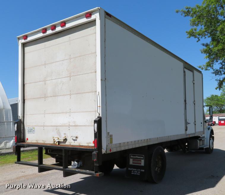 image for item DE8065 2004 Freightliner Business Class M2 box truck