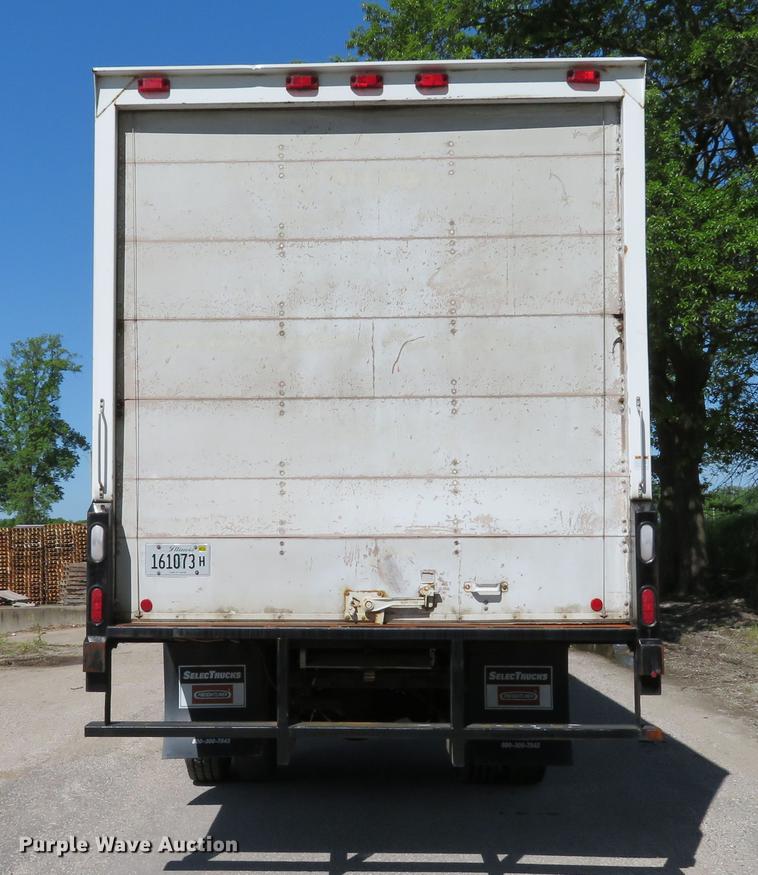 image for item DE8065 2004 Freightliner Business Class M2 box truck