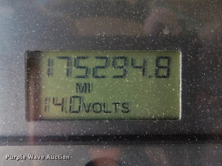 image for item DE8065 2004 Freightliner Business Class M2 box truck