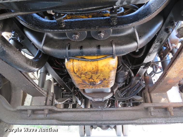 image for item DE8065 2004 Freightliner Business Class M2 box truck