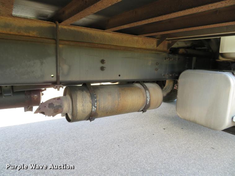 image for item DE8065 2004 Freightliner Business Class M2 box truck