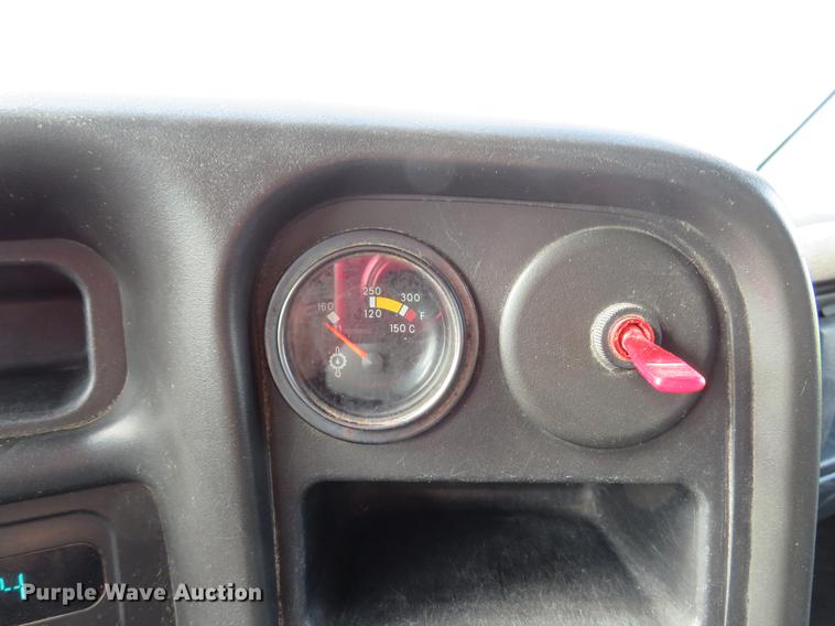 image for item DE8066 2006 Chevrolet C4500 Crew Cab flatbed truck