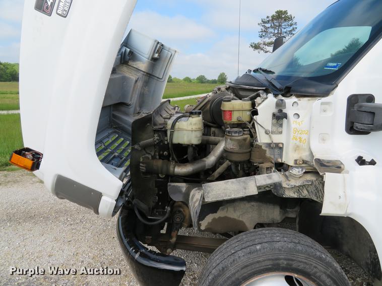image for item DE8066 2006 Chevrolet C4500 Crew Cab flatbed truck