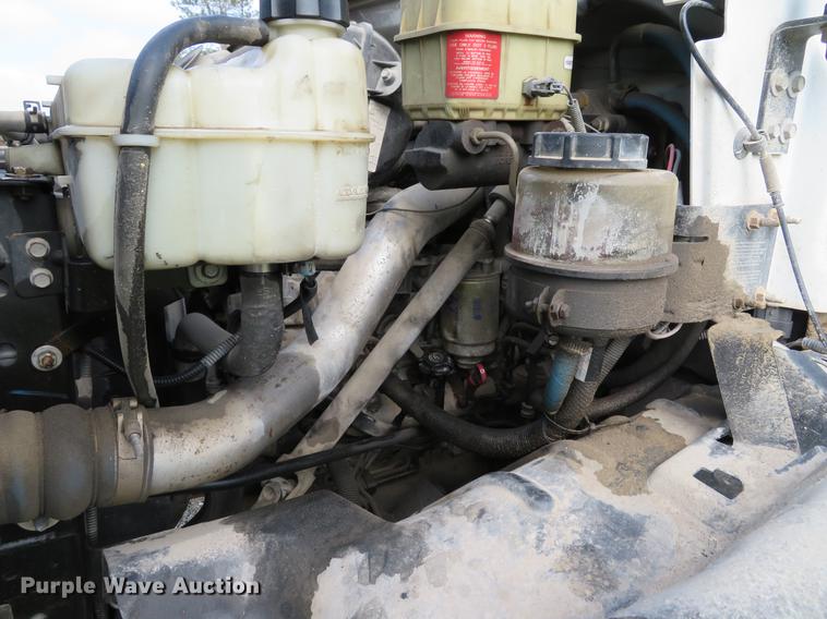 image for item DE8066 2006 Chevrolet C4500 Crew Cab flatbed truck