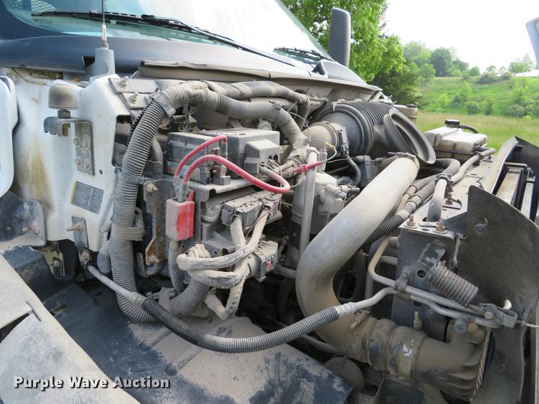 image for item DE8066 2006 Chevrolet C4500 Crew Cab flatbed truck