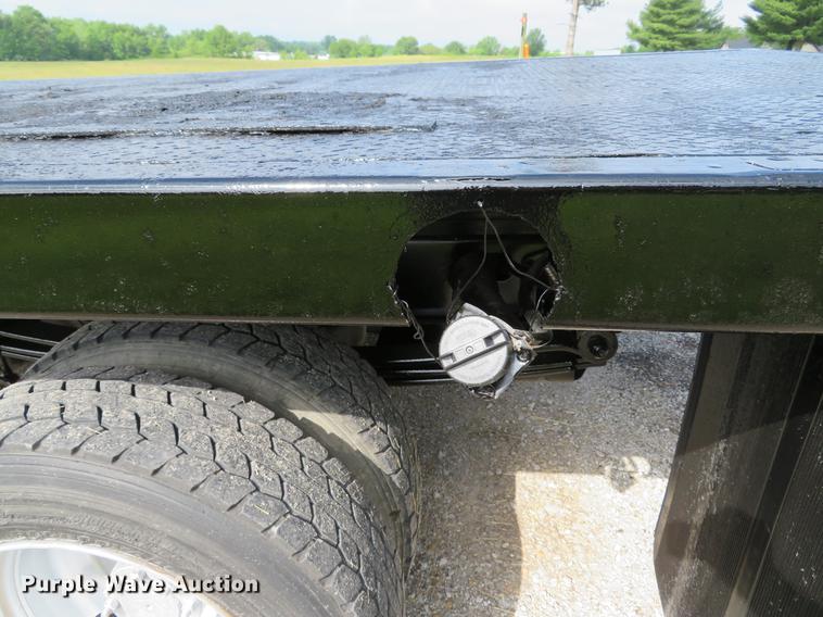 image for item DE8066 2006 Chevrolet C4500 Crew Cab flatbed truck