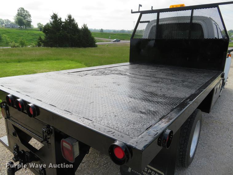 image for item DE8066 2006 Chevrolet C4500 Crew Cab flatbed truck