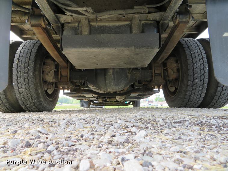 image for item DE8066 2006 Chevrolet C4500 Crew Cab flatbed truck