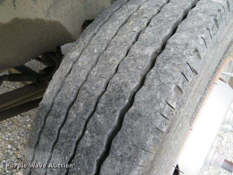 image for item DE8066 2006 Chevrolet C4500 Crew Cab flatbed truck