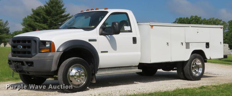 image for item DE8067 2006 Ford F550 Super Duty XL utility truck