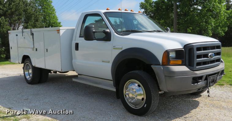 image for item DE8067 2006 Ford F550 Super Duty XL utility truck