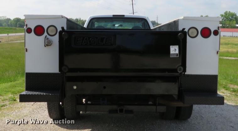 image for item DE8067 2006 Ford F550 Super Duty XL utility truck