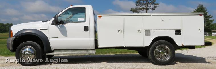 image for item DE8067 2006 Ford F550 Super Duty XL utility truck
