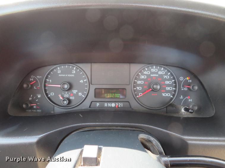 image for item DE8067 2006 Ford F550 Super Duty XL utility truck