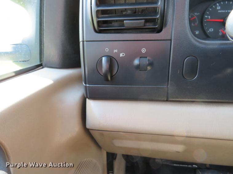 image for item DE8067 2006 Ford F550 Super Duty XL utility truck