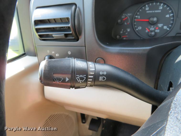 image for item DE8067 2006 Ford F550 Super Duty XL utility truck
