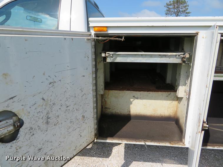 image for item DE8067 2006 Ford F550 Super Duty XL utility truck