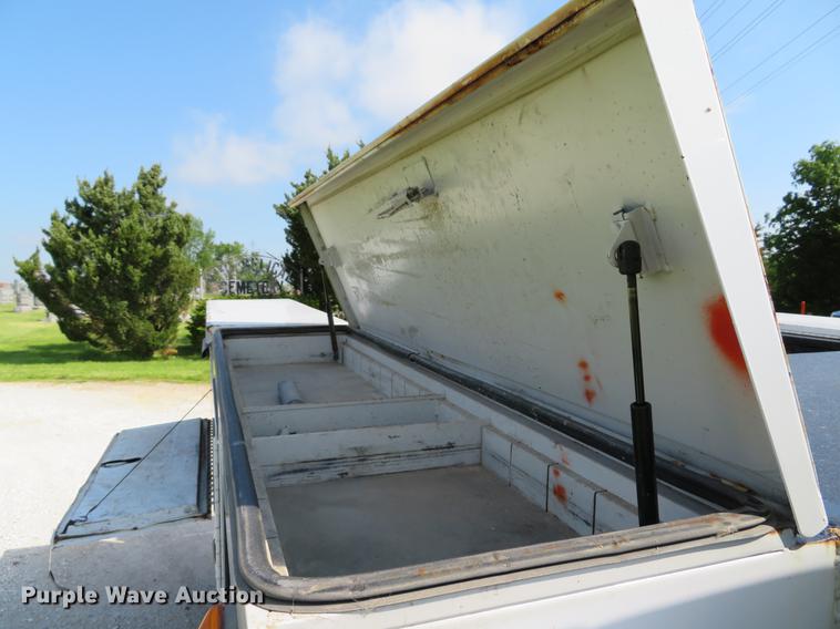 image for item DE8067 2006 Ford F550 Super Duty XL utility truck