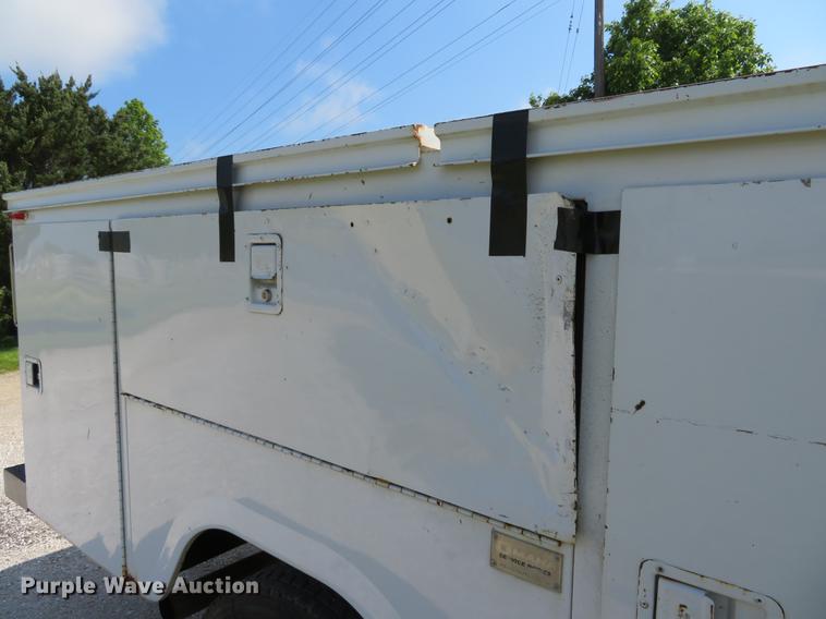 image for item DE8067 2006 Ford F550 Super Duty XL utility truck