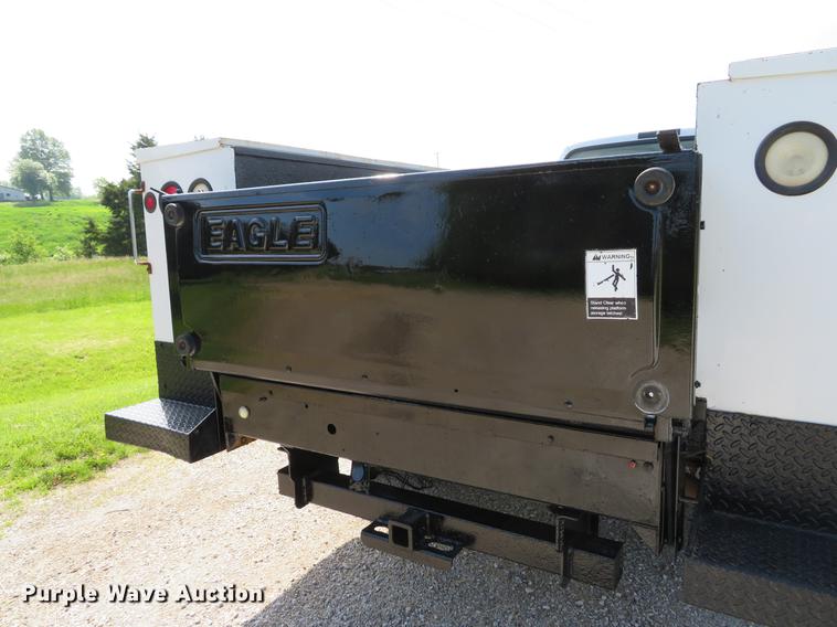 image for item DE8067 2006 Ford F550 Super Duty XL utility truck