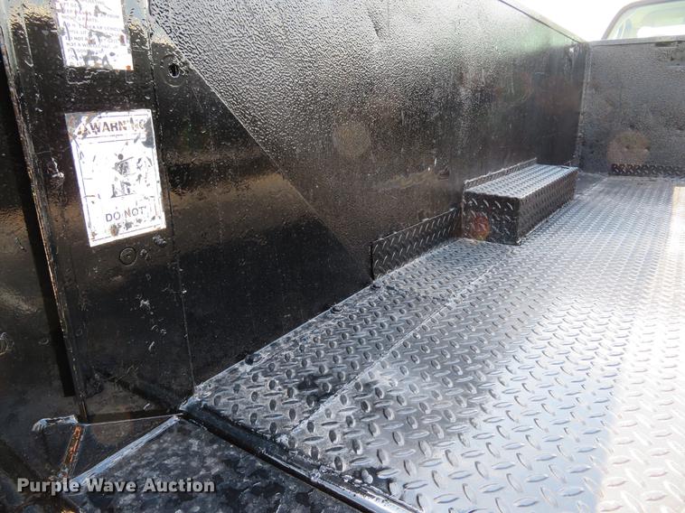 image for item DE8067 2006 Ford F550 Super Duty XL utility truck