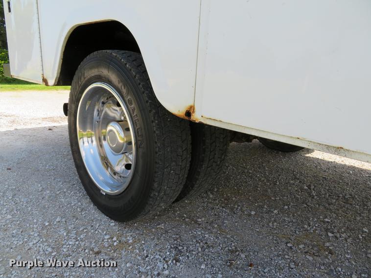 image for item DE8067 2006 Ford F550 Super Duty XL utility truck