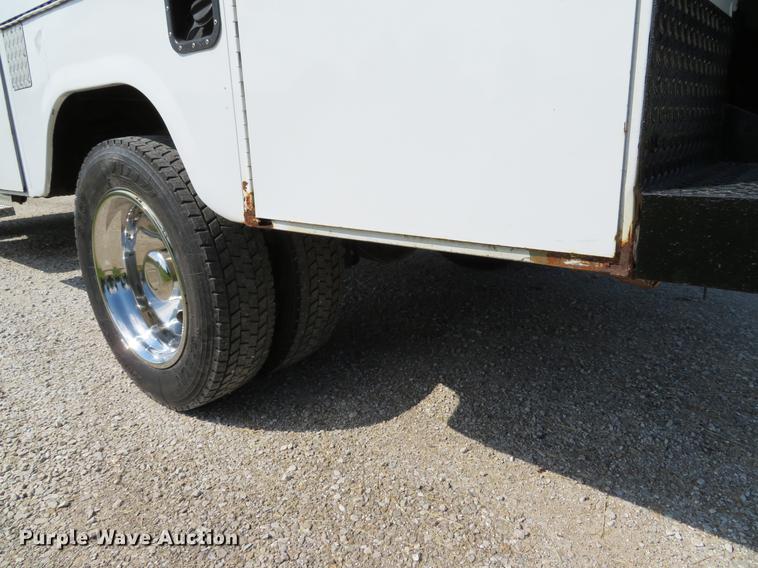 image for item DE8067 2006 Ford F550 Super Duty XL utility truck