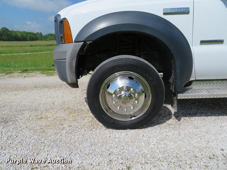 image for item DE8067 2006 Ford F550 Super Duty XL utility truck
