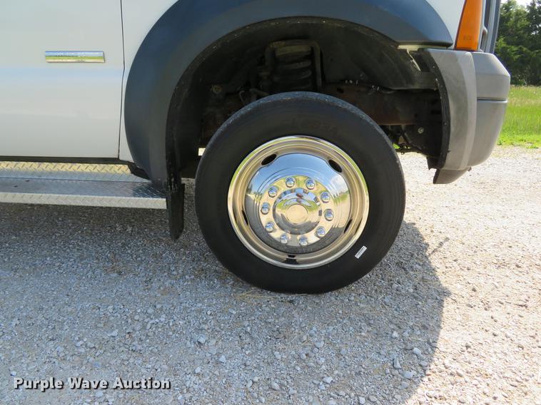 image for item DE8067 2006 Ford F550 Super Duty XL utility truck