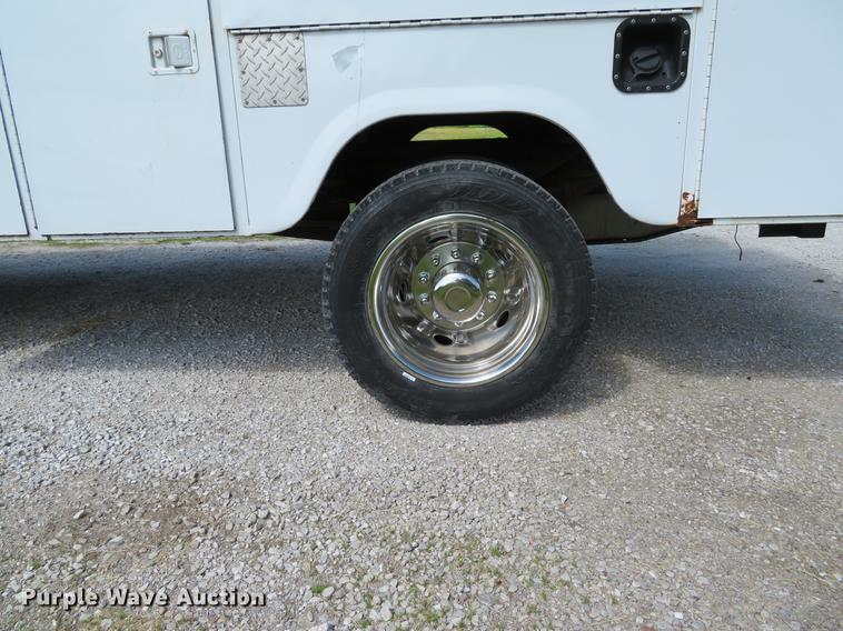 image for item DE8067 2006 Ford F550 Super Duty XL utility truck