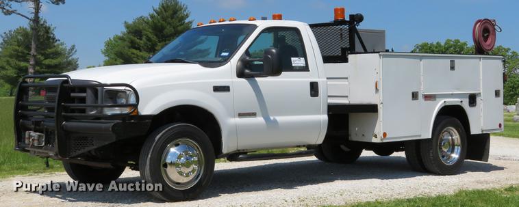 image for item DE8069 2004 Ford F550 Super Duty XL utility truck