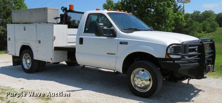 image for item DE8069 2004 Ford F550 Super Duty XL utility truck