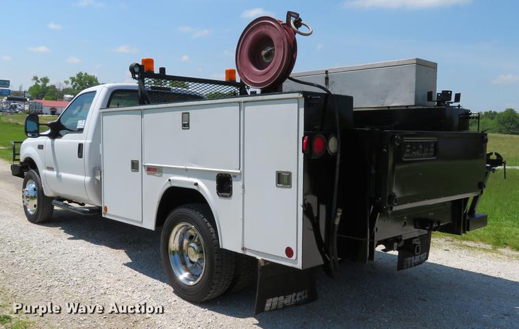 image for item DE8069 2004 Ford F550 Super Duty XL utility truck