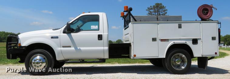image for item DE8069 2004 Ford F550 Super Duty XL utility truck