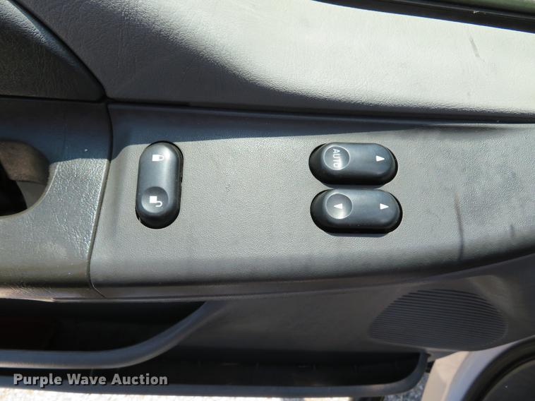 image for item DE8069 2004 Ford F550 Super Duty XL utility truck
