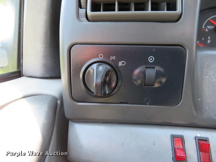image for item DE8069 2004 Ford F550 Super Duty XL utility truck