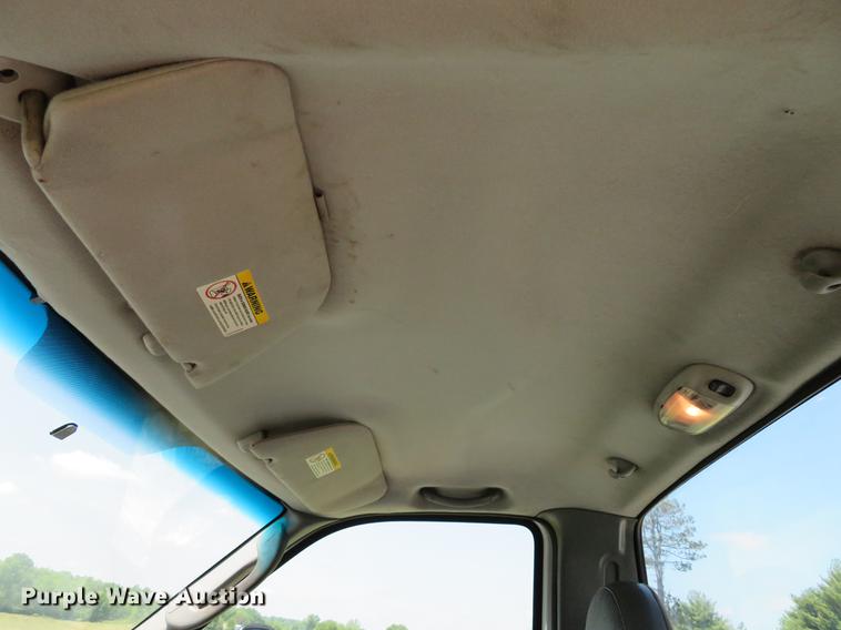 image for item DE8069 2004 Ford F550 Super Duty XL utility truck