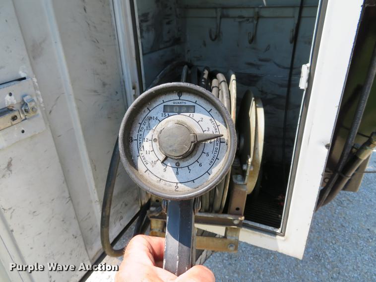 image for item DE8069 2004 Ford F550 Super Duty XL utility truck