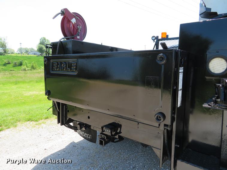 image for item DE8069 2004 Ford F550 Super Duty XL utility truck