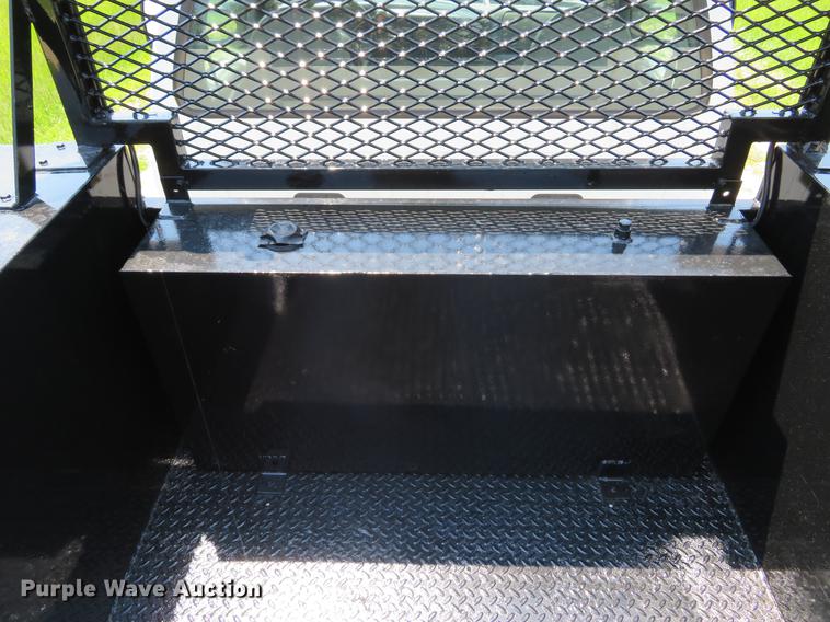 image for item DE8069 2004 Ford F550 Super Duty XL utility truck