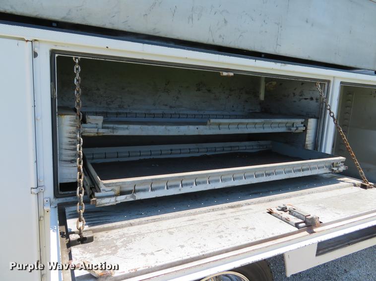 image for item DE8069 2004 Ford F550 Super Duty XL utility truck