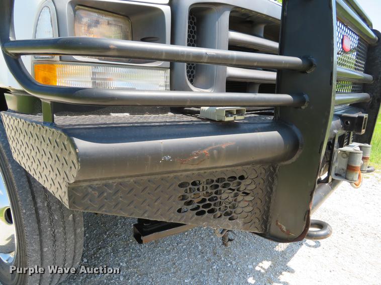 image for item DE8069 2004 Ford F550 Super Duty XL utility truck