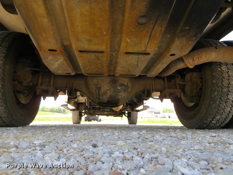 image for item DE8069 2004 Ford F550 Super Duty XL utility truck