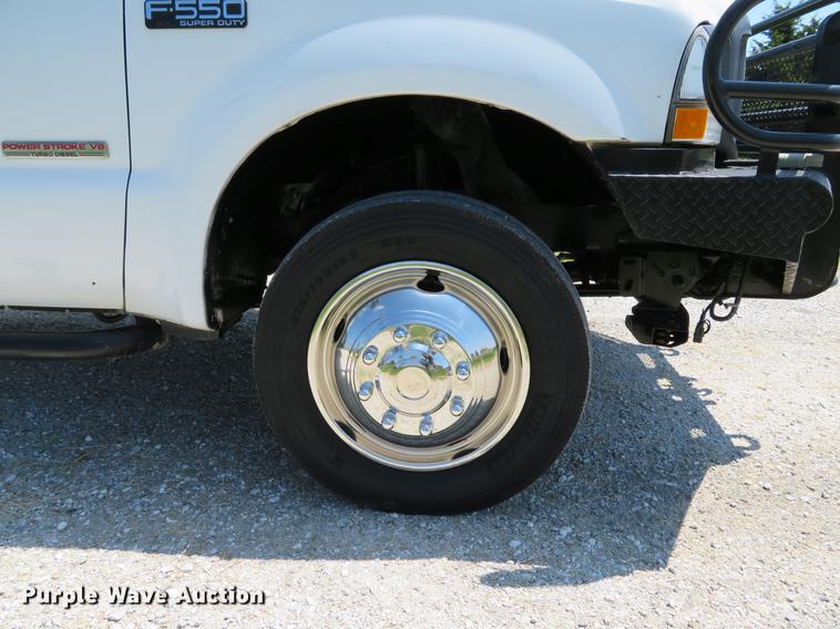 image for item DE8069 2004 Ford F550 Super Duty XL utility truck