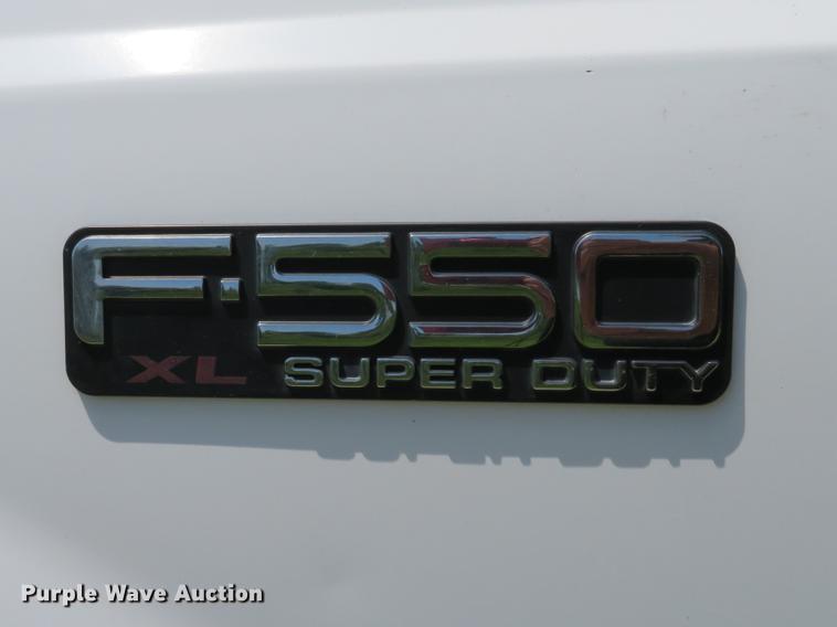image for item DE8069 2004 Ford F550 Super Duty XL utility truck