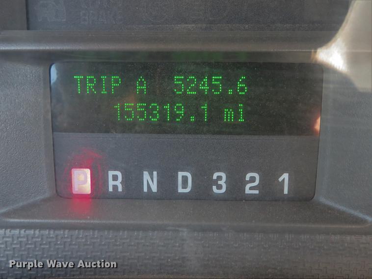 image for item DE8072 2008 Ford F350 Super Duty XL Crew Cab flatbed pickup truck