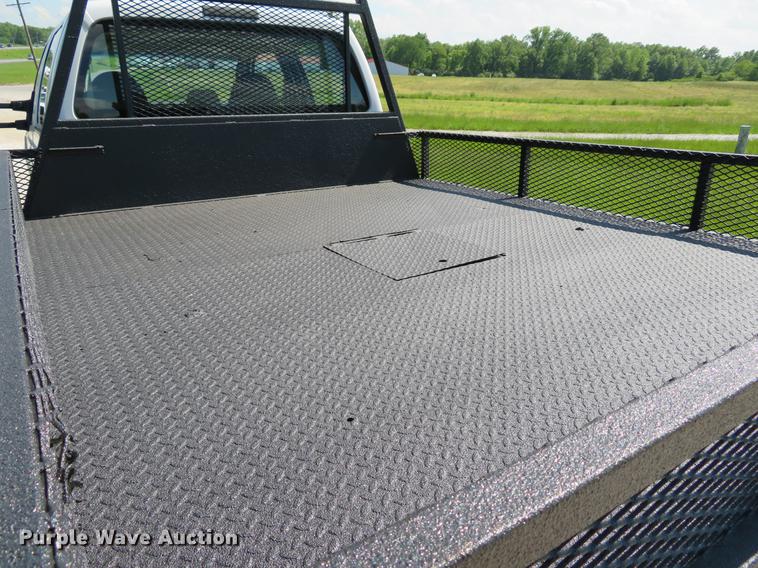 image for item DE8072 2008 Ford F350 Super Duty XL Crew Cab flatbed pickup truck