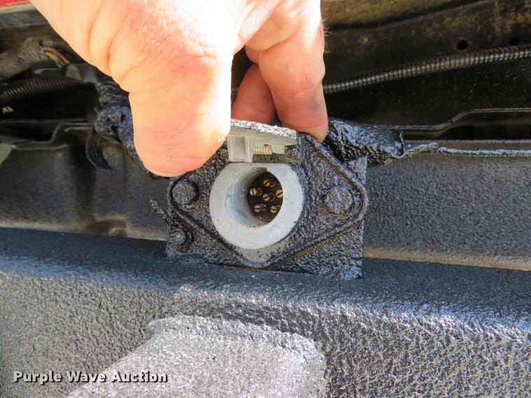 image for item DE8072 2008 Ford F350 Super Duty XL Crew Cab flatbed pickup truck